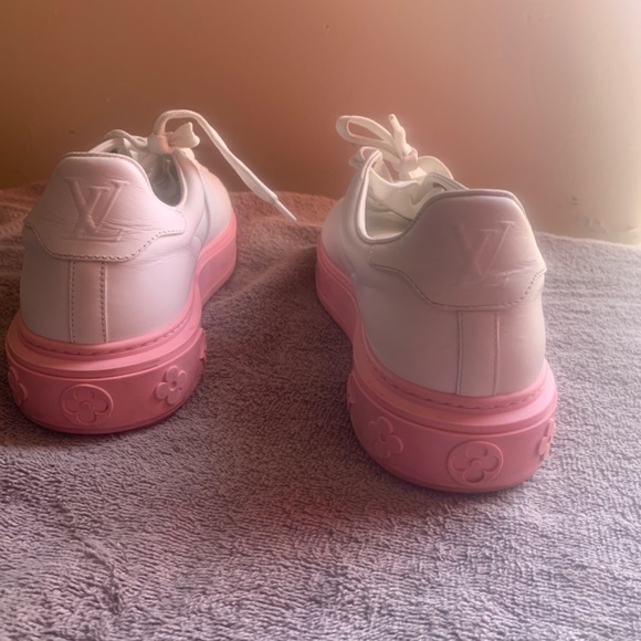 Louie V white/pink leather logo time out - Picture 4 of 4